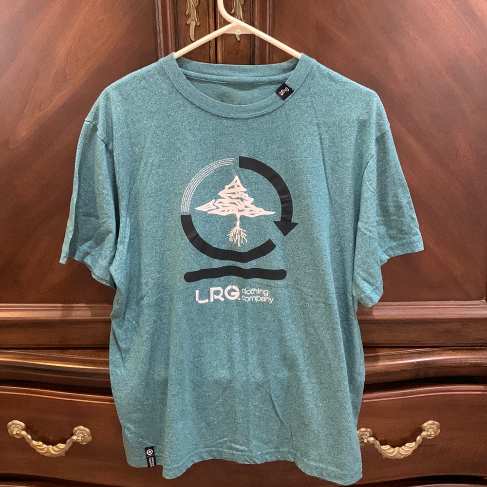 LRG men’s green T-shirt size L/XL